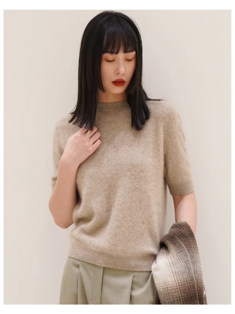 Loro Piana Luxe Alpaca Wool Short Sleeve Sweater - Timeless Elegance in Soft Cashmere Feel