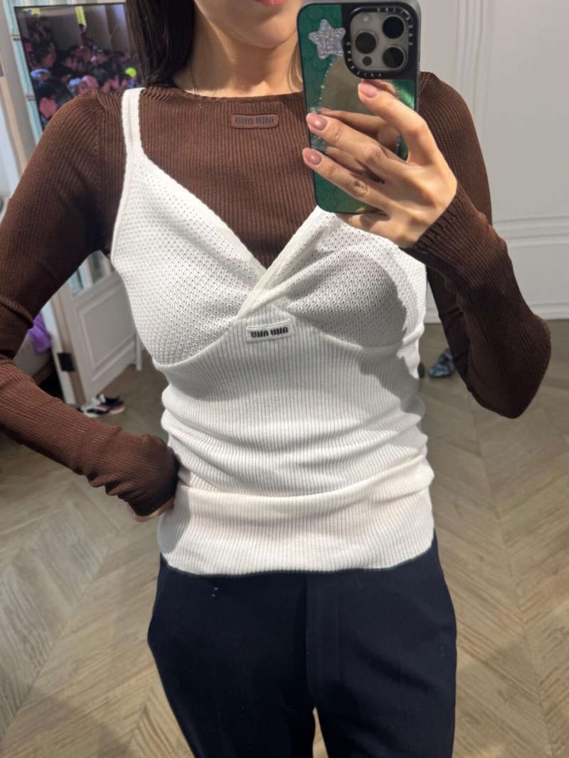 Miu Miu 25FW Minimalist V-Neck Wool Top in Wine