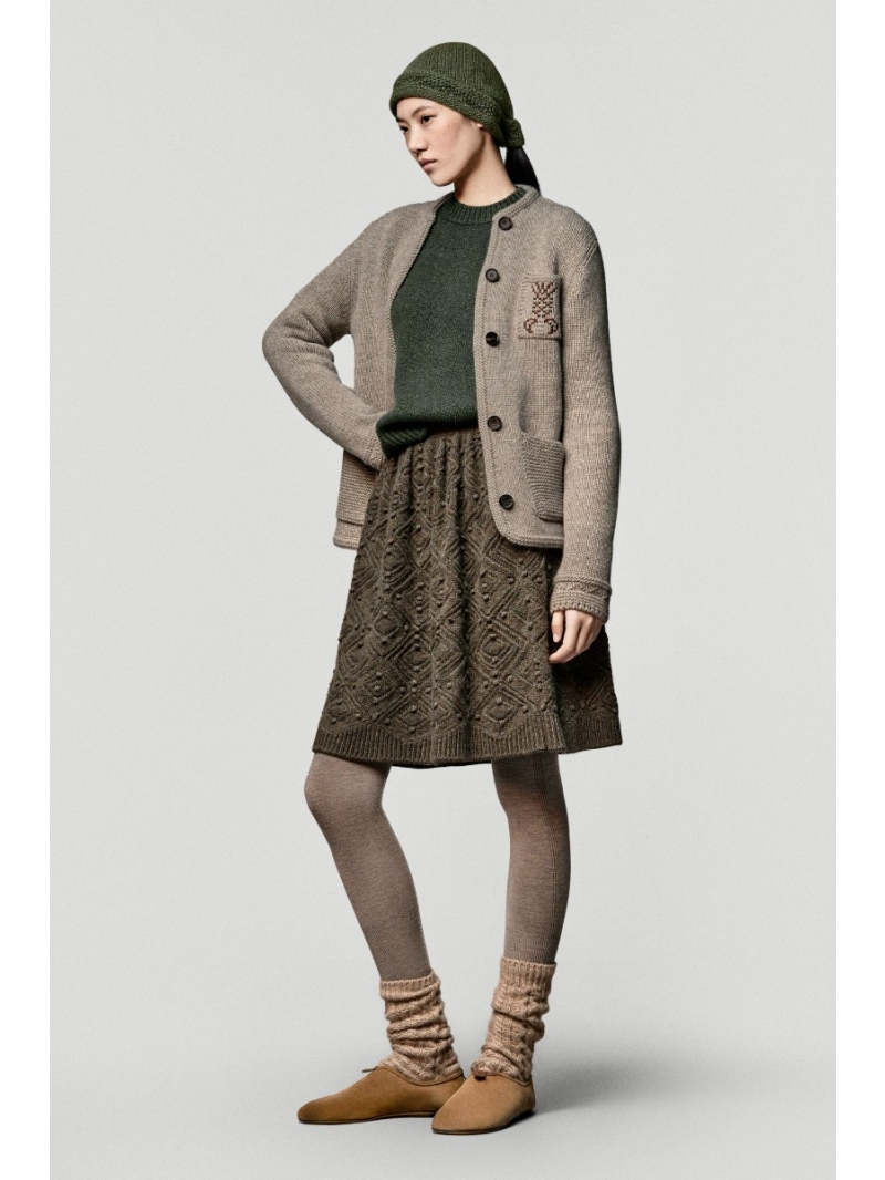 Loro Piana Exclusive Luxe Cashmere Jacket in Beige - Timeless Elegance with Minimalist Round Neck