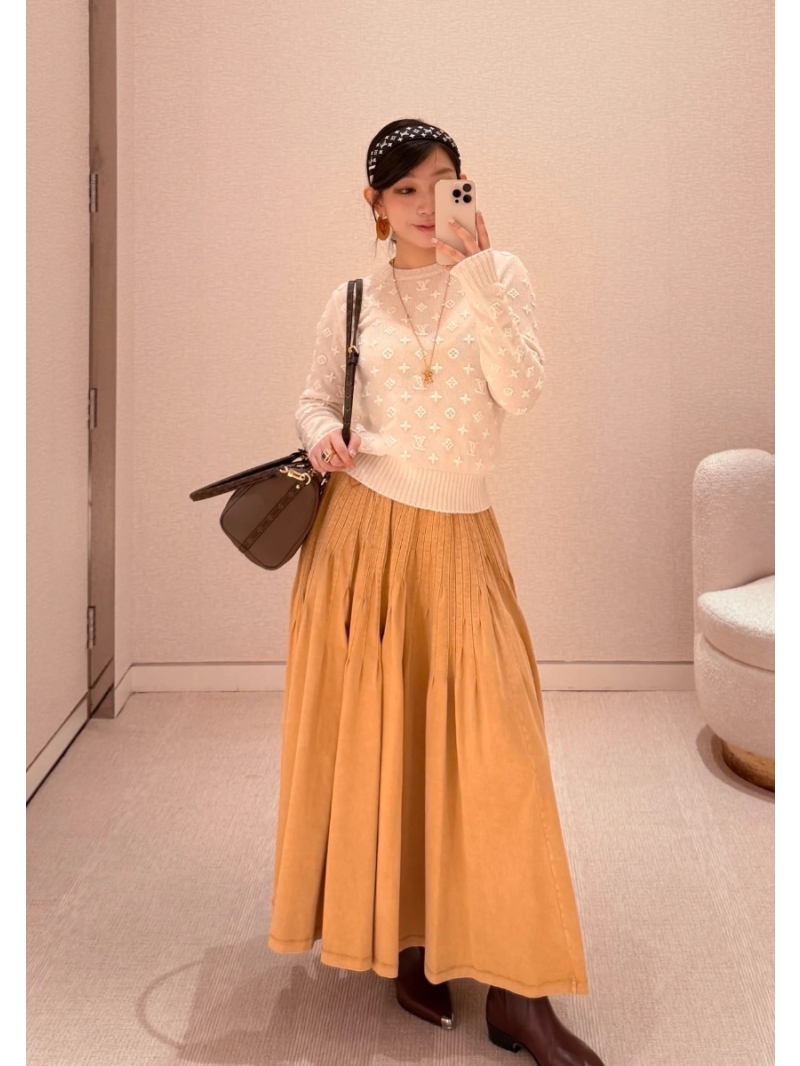 Louis Vuitton Cashmere Wool Monogram Pullover in Ivory - Exquisite Tonal 3D Embroidery