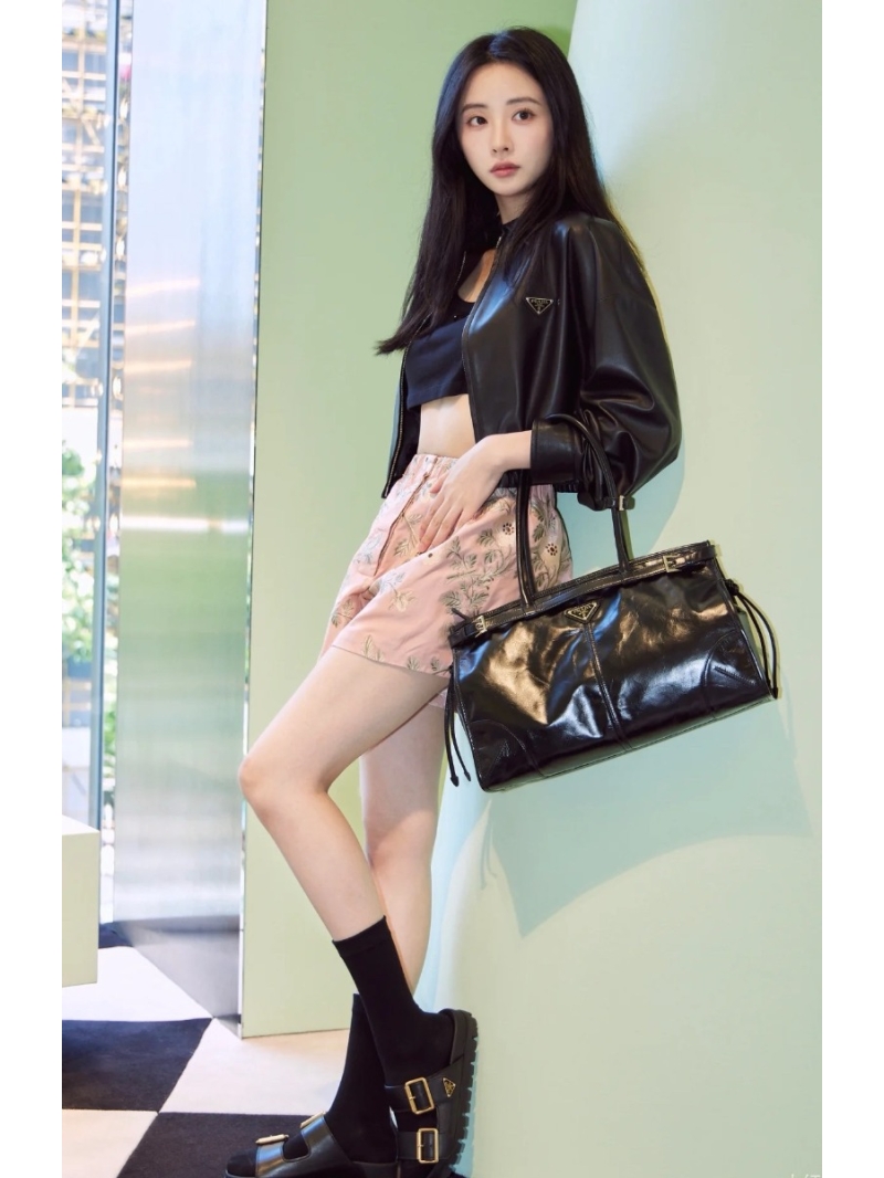 Prada Cropped Leather Jacket in Black – 100% Lambskin, Notched Collar, Elasticated Hem