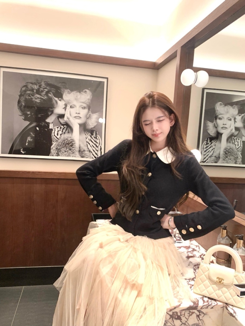 Chanel 25B Atelier Collection Detachable CC Jacquard Collar Knit Cardigan in Black