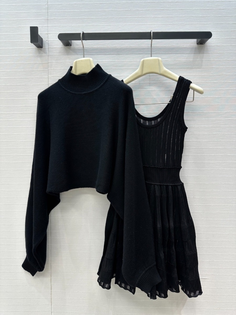 Alaia Black Batwing Sleeve Wool Cropped Sweater - Minimalist High Neck