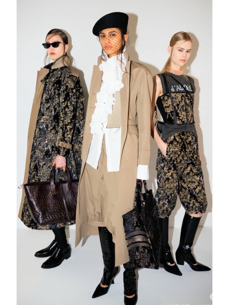 Christian Dior Autumn 2025 Camel Belted Long Trench Coat with Notched Collar and Double-Breasted Design