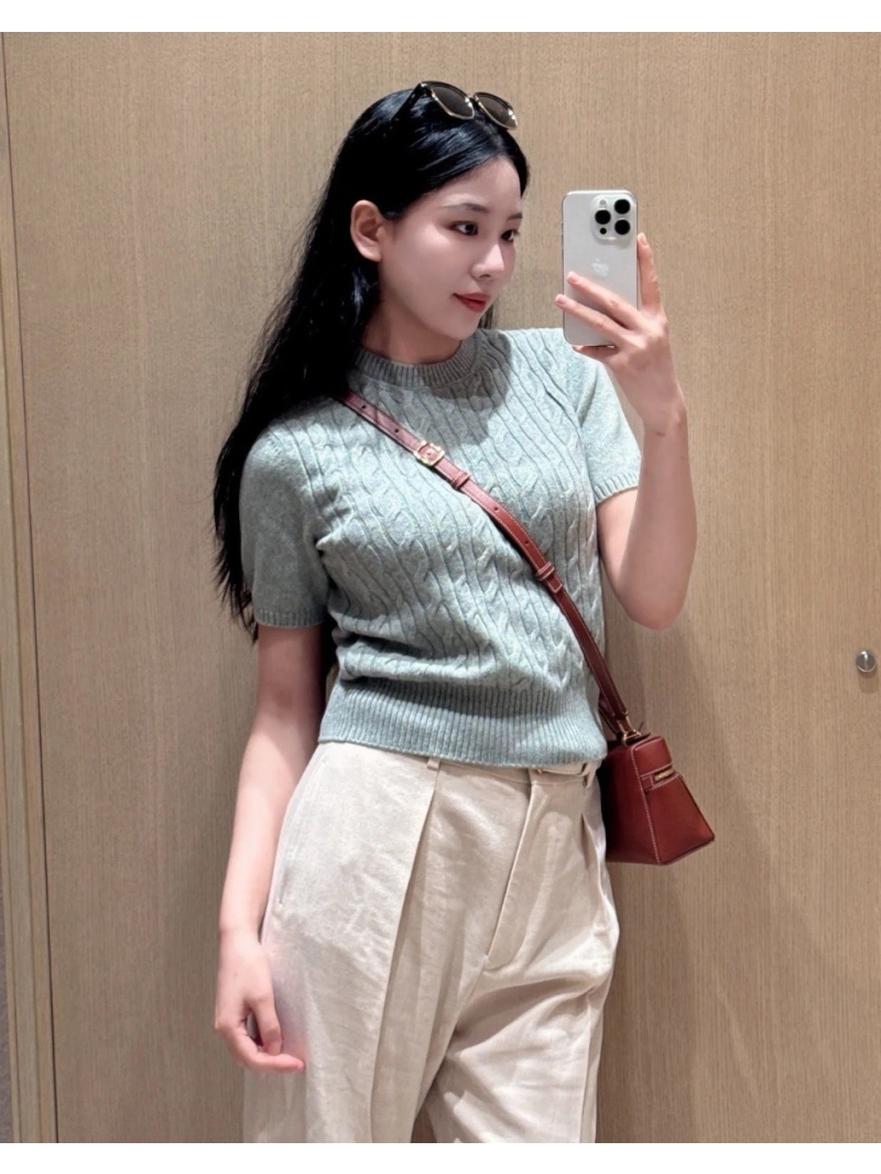 Loro Piana Exclusive High-Intelligence Cashmere Blend Short Sleeve Cable Knit Sweater in Mint Green