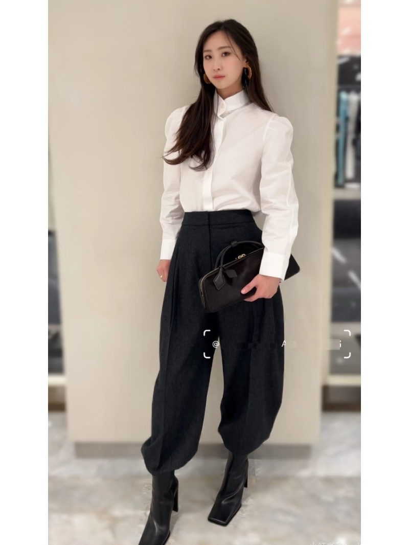 Alaia Early Autumn Bubble Shoulder High-Collar Blouse – Luxe Cotton Poplin with Architectural Elegance in White