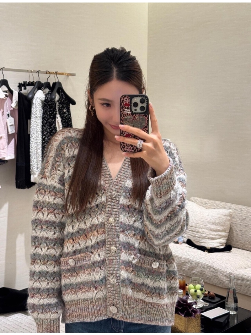 Chanel Luxe Openwork Crochet V-Neck Cardigan Sweater in Gray Tweed with Multicolor Flecks