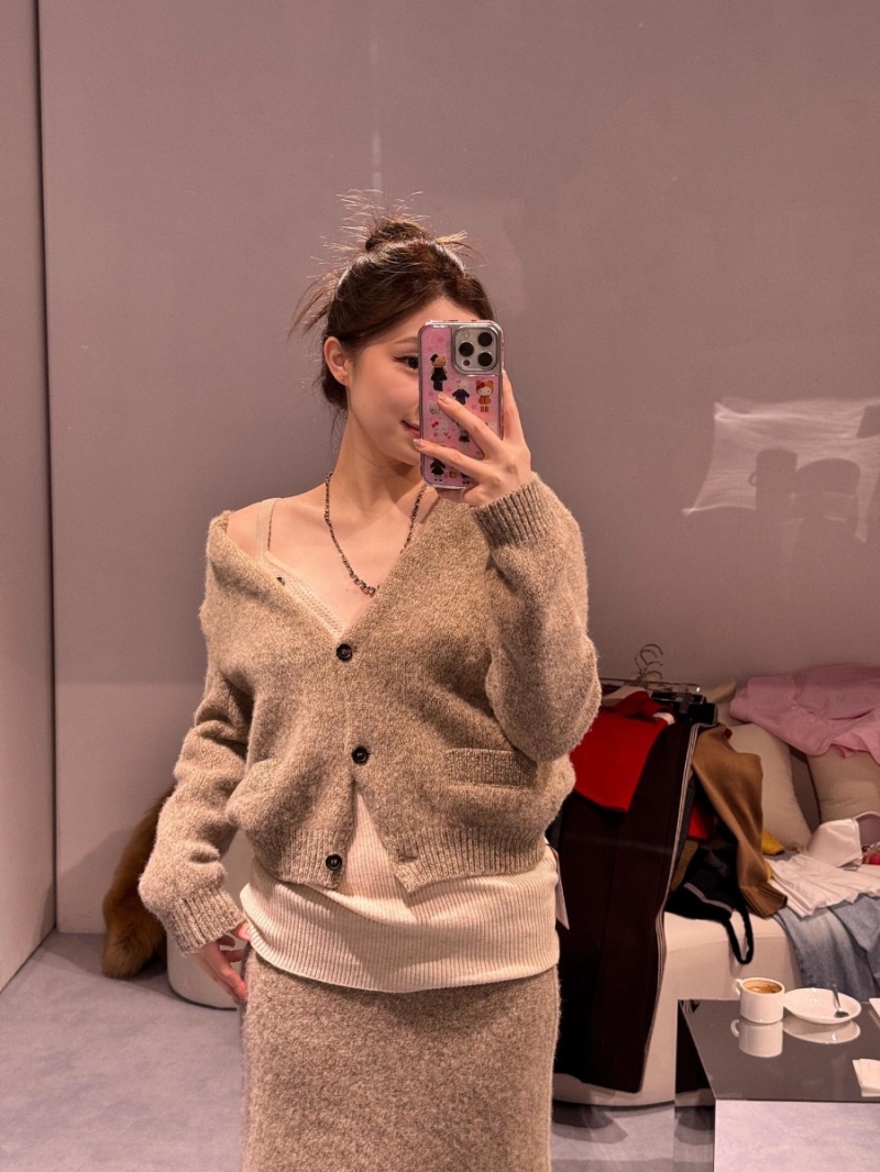 Miu Miu Classic Round Neck Knit Cardigan in Milk Tea Brown – Soft Wool Blend, Relaxed Fit, Black Button Detail