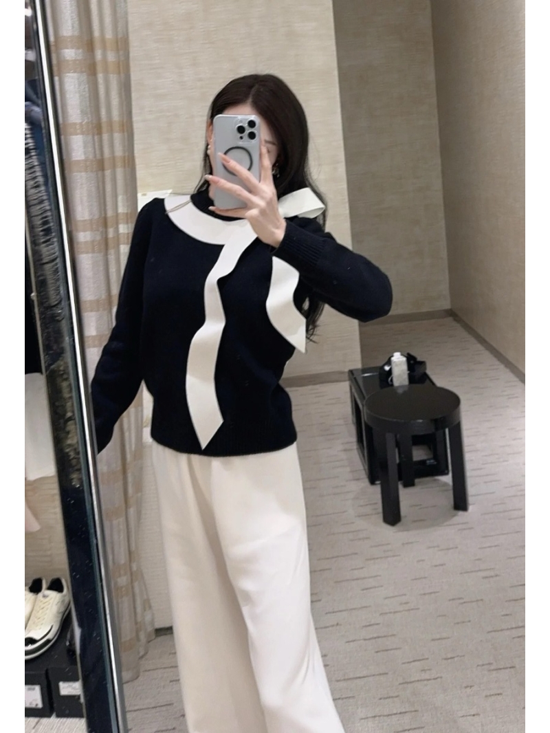 Chanel Coco 25K New Arrival Black & White Bow Detail Knit Sweater - Imported Blended Yarn, Slim-Fit Round Neck