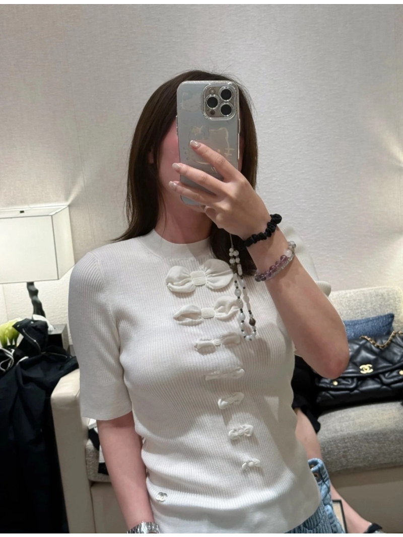 Chanel Coco 25K New Arrival Exquisite Embossed Bow Knit Top in White | Premium Imported Yarn | Slimming H-Silhouette