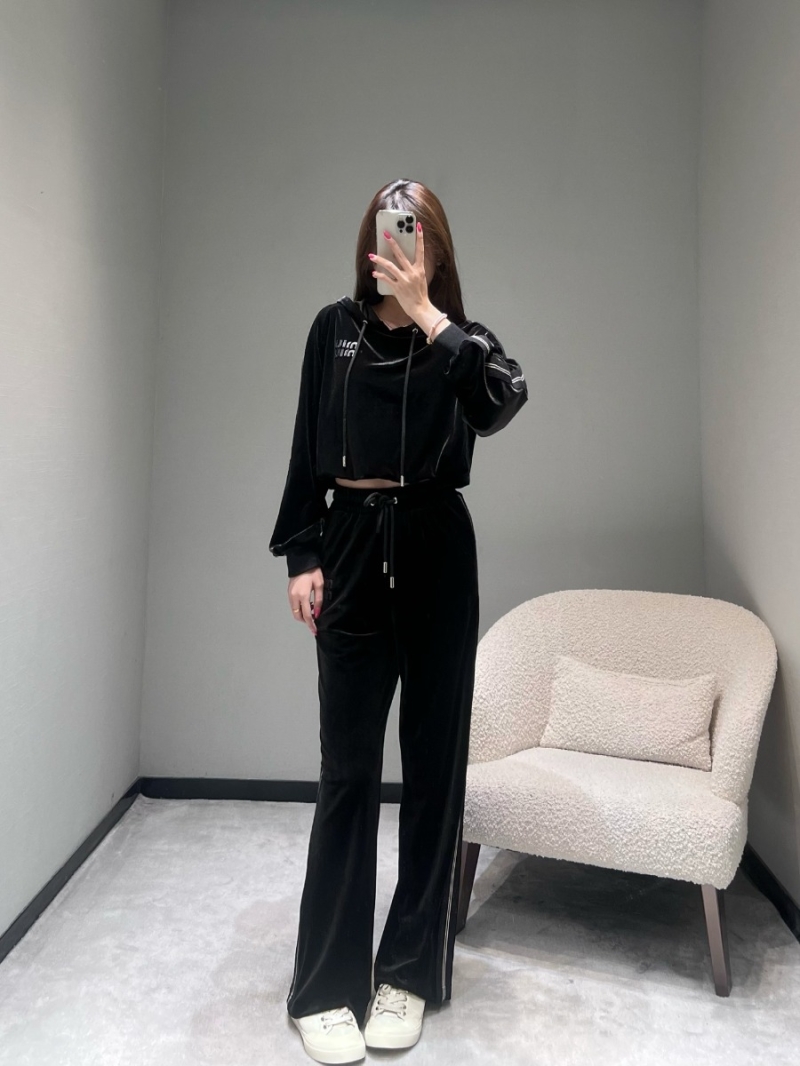 Miu Miu Black Velvet Cropped Hoodie and Wide-Leg Pants Set - Plush Velvet Fabric, Hooded Design, Adjustable Drawstring Waist
