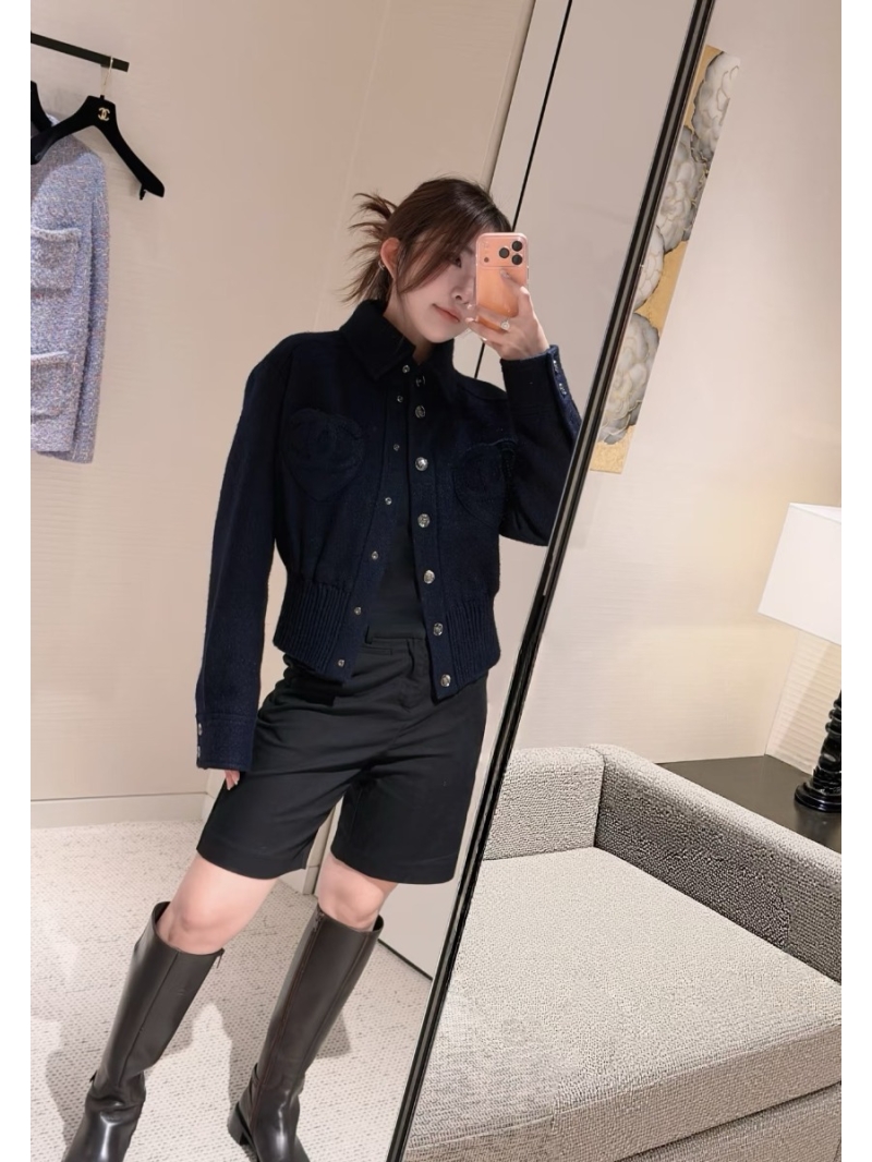 Chanel Navy Blue Cropped Wool Jacket with Heart-Shaped CC Pocket Embroidery