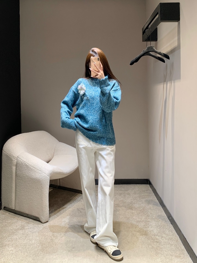 Chanel 25K Métiers d'Art Heavy Embroidered Floral Knit Sweater, Soft Blue Heathered Wool, Artisanal Floral Appliqué, COCO Embroidery