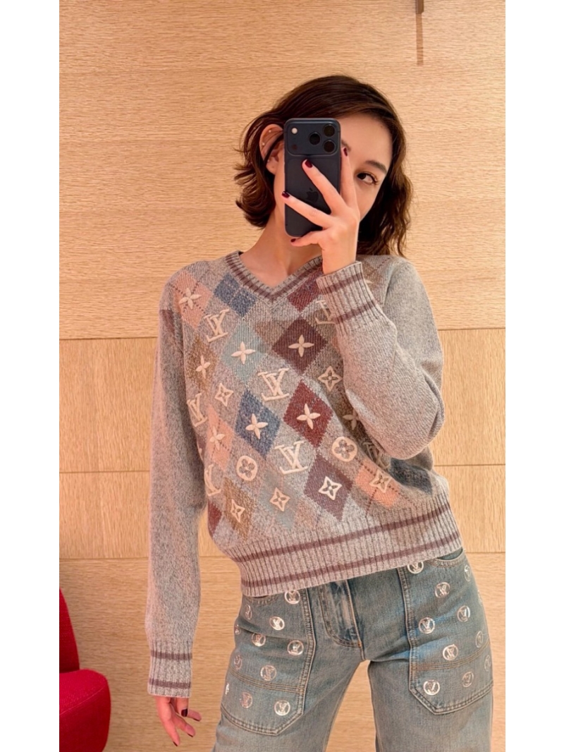 Louis Vuitton Argyle Monogram 3D Embroidered V-Neck Sweater in Heather Grey