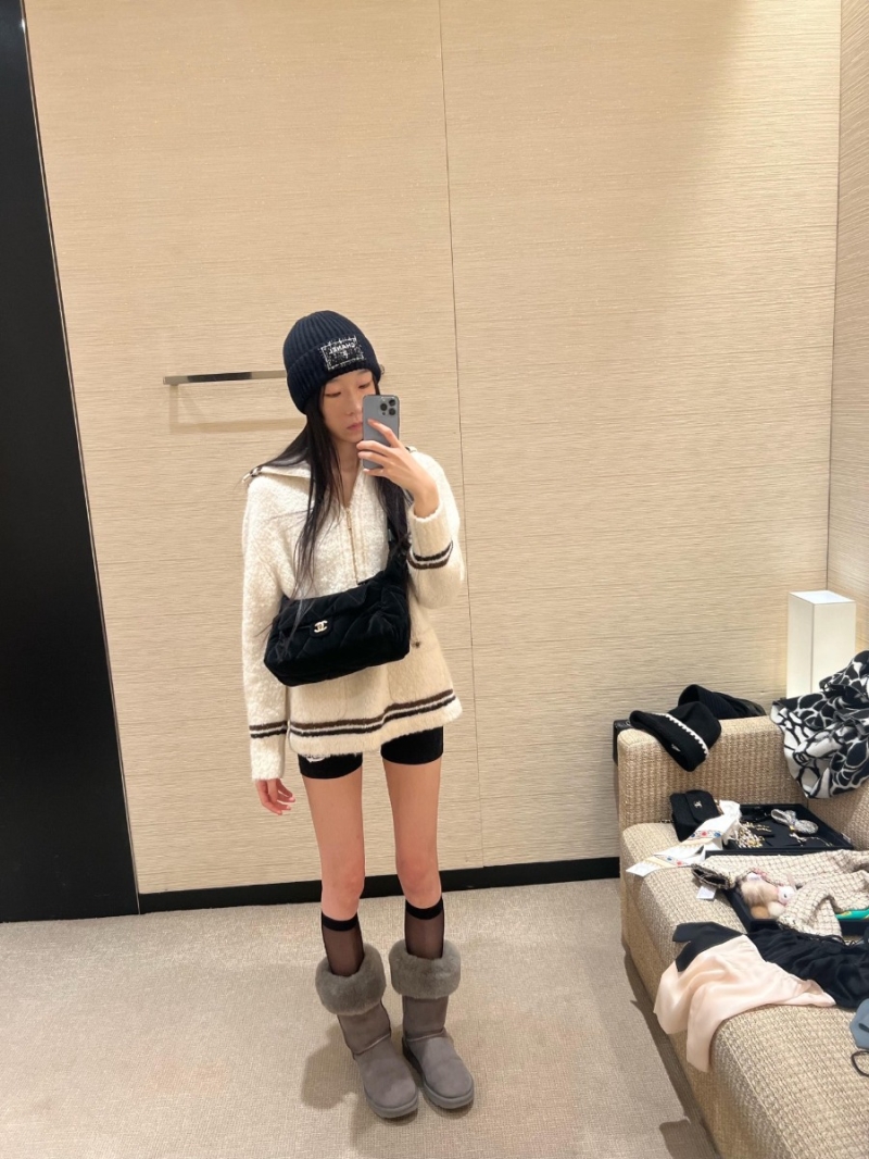 Chanel Off-White Textured Half-Zip Sweater with Contrast Trim