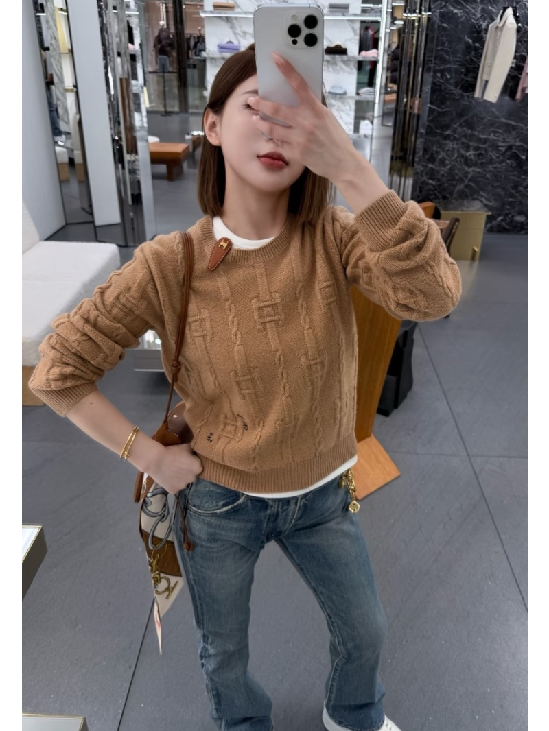 Celine Timeless 100% Cashmere Chain Link Jacquard Cropped Sweater in Camel