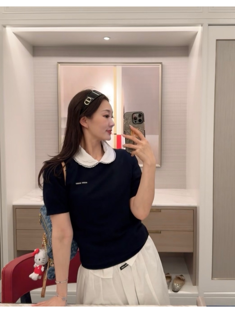 Miu Miu 100% Imported Wool Knit Top with Detachable Embroidered Linen Collar