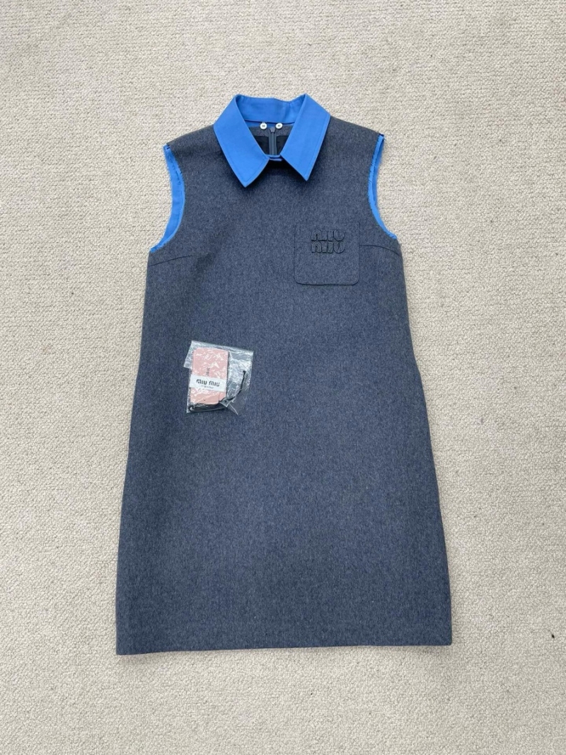 Miu Miu 25SS Wool Tweed Dress with Collar Detachable