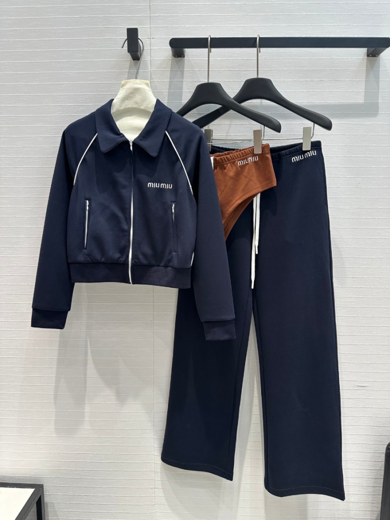 Miu Miu 2024 Pre-Fall Collection Sporty Two-Piece Set. Navy Blue