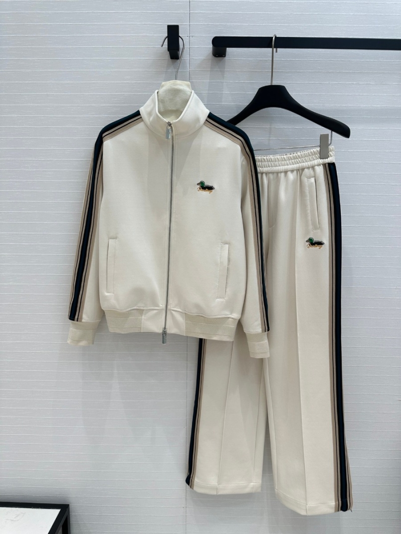 Burberry 2024 Early Autumn Collection Sporty Colorblock Tracksuit