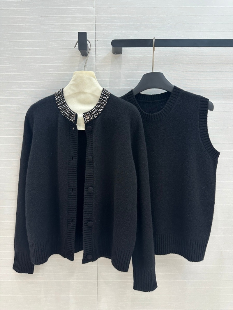 Dior Early Autumn Embellished Collar Cashmere Cardigan. Black