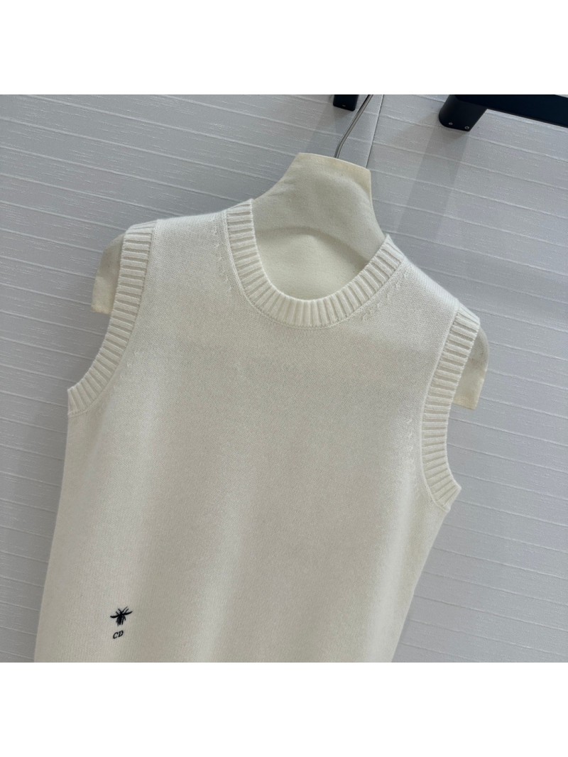 Dior Early Autumn Minimalist Cashmere Knit Vest. Ivory