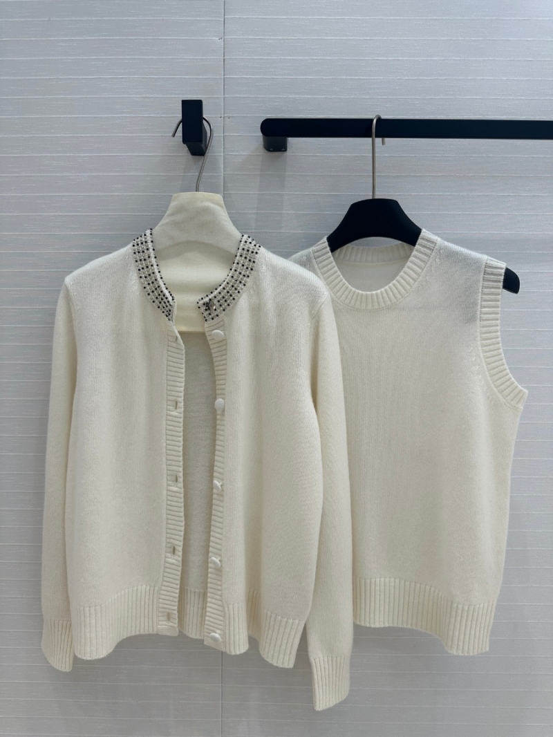 Dior Early Autumn Embellished Collar Cashmere Cardigan. Ivory / Off-White