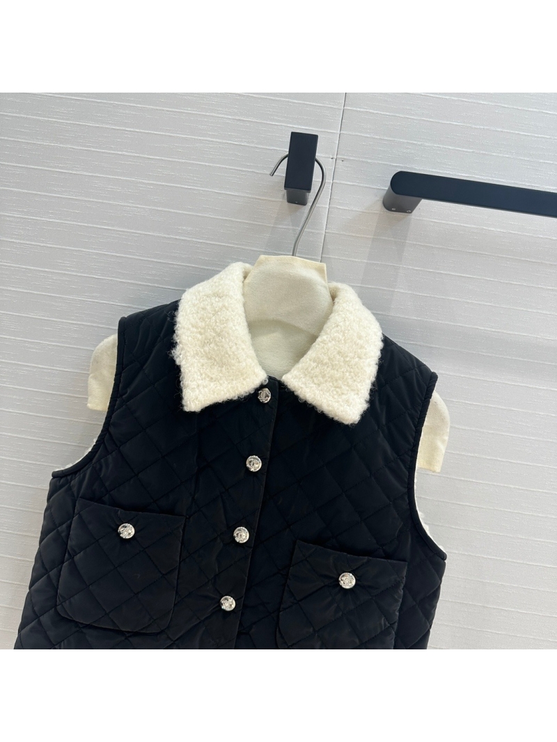 Chanel Coco Neige Ski Collection Quilted Shearling Collar Vest