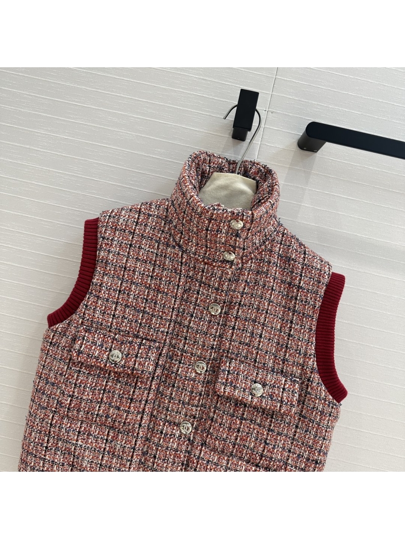 Chanel Fall/Winter 2024 Tweed Quilted Vest (Red Plaid)