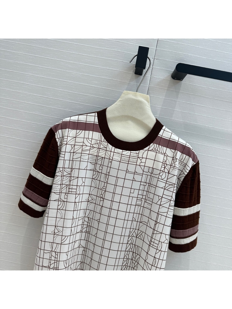 Hermès 25S Collection Elegant Checkered Knit Top. Beige
