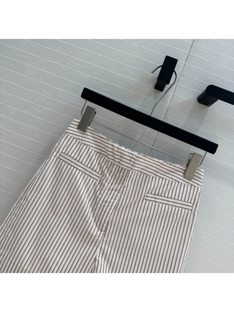 Fendi 25 Spring/Summer Elegant Striped Shorts in White