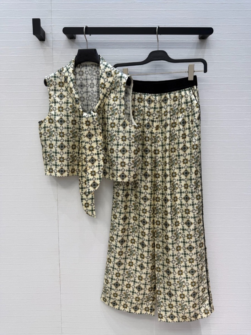 Louis Vuitton Exquisite 100% Silk Twill Vintage Monogram Cropped Vest Shirt in Retro Brown and Green