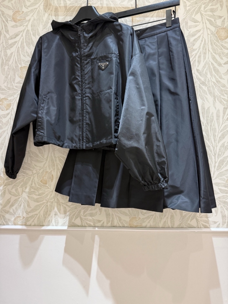 Prada 2025 New Re-Nylon Hooded Jacket with Triangular Logo
