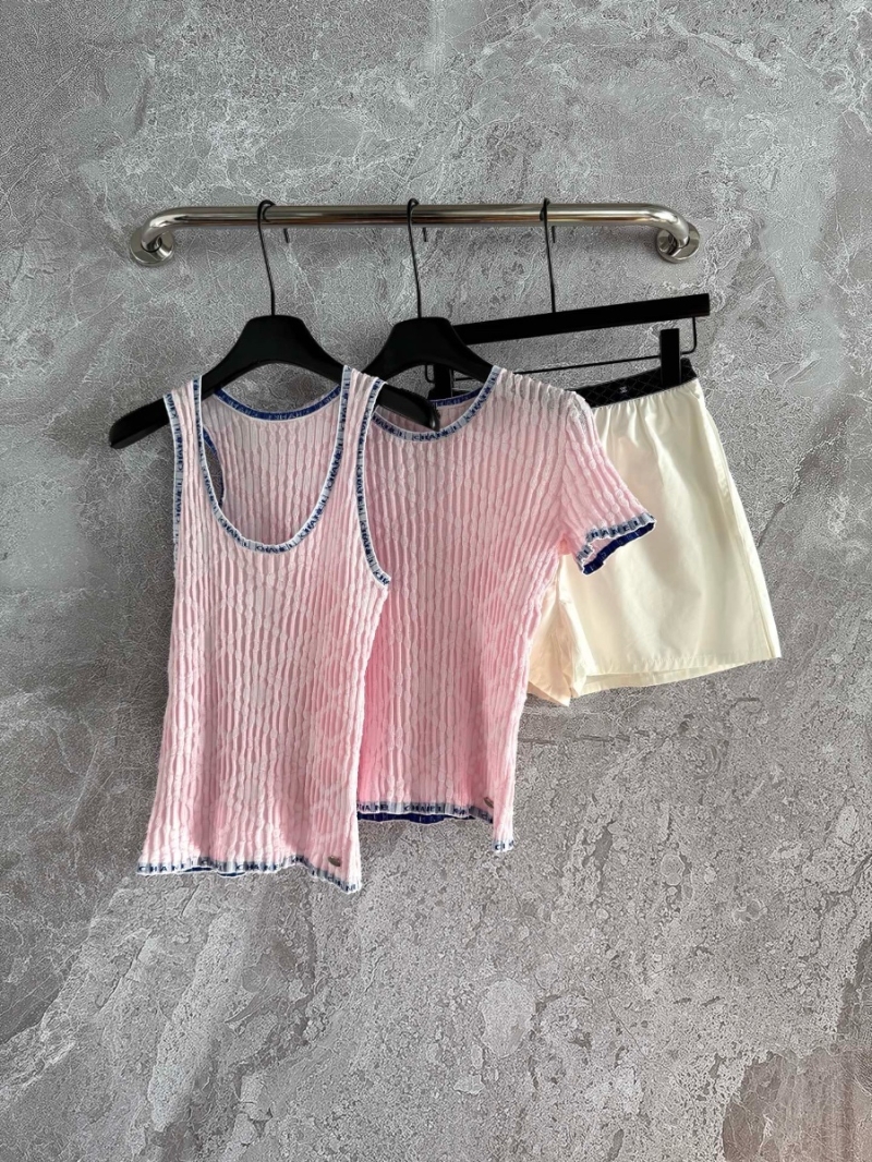 Chanel Ribbed Knit Pink Tank Top – Elegant and Versatile
