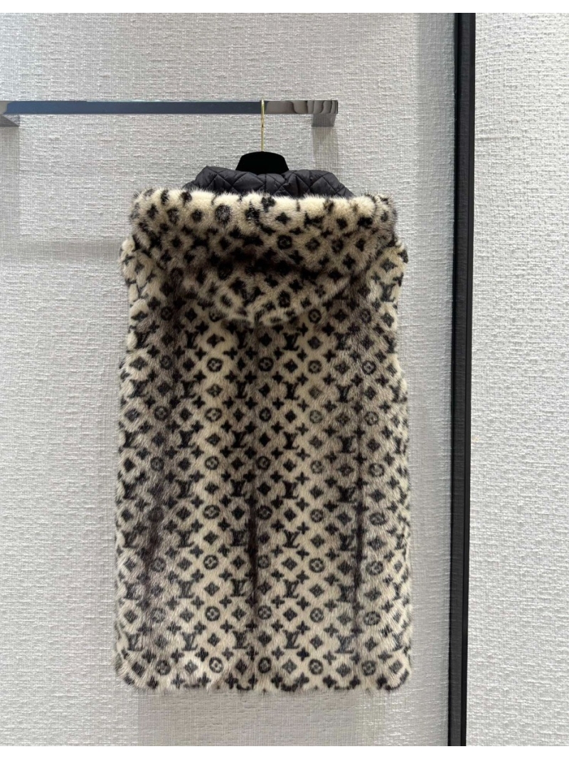  Louis Vuitton Limited Edition Mink Fur Sleeveless Hooded Vest Light Brown