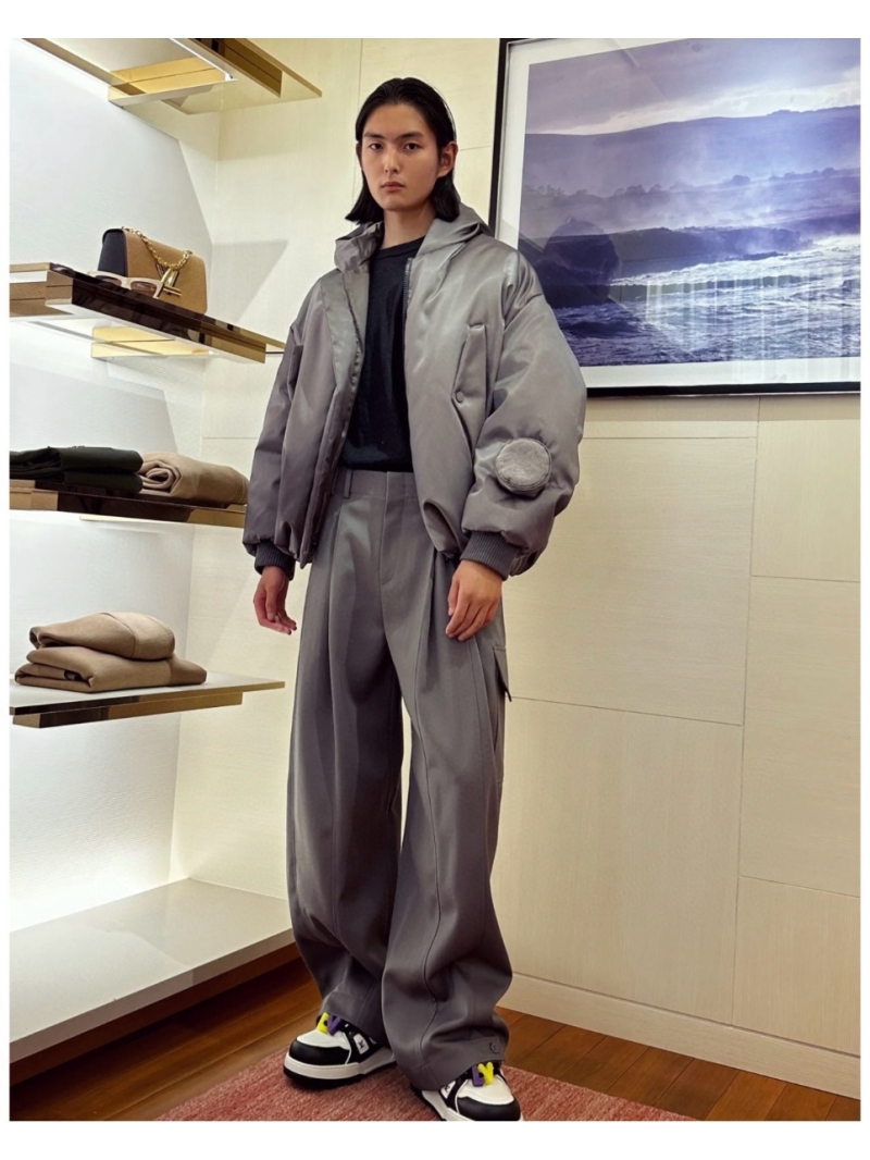 Louis Vuitton LV 24FW Him Metallic Oversized Puffer Jacket with Clover Embroidery