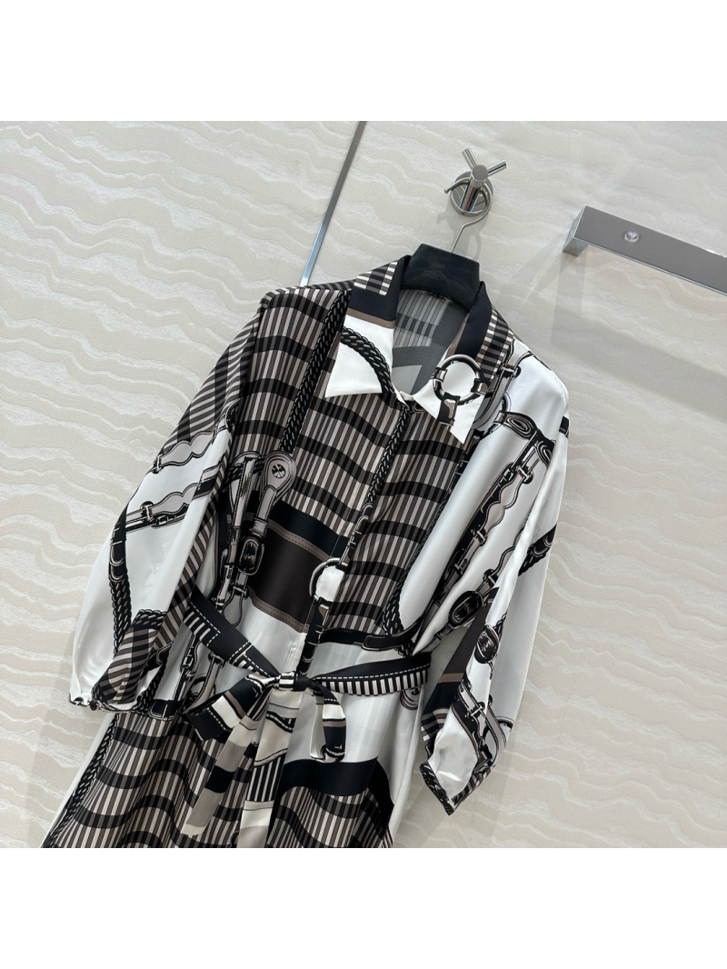 Hermes Spring/Summer 2025 Silk Kaftan Dress with Coaching Remix Print