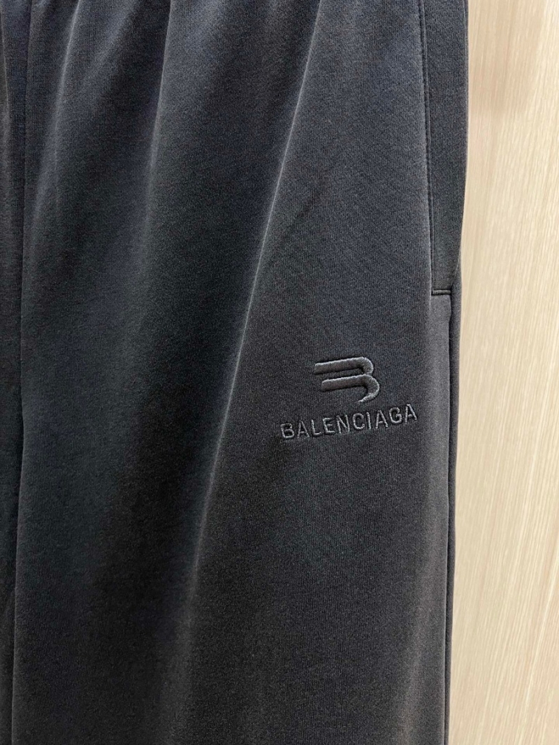 Balenciaga Embroidered Elastic Waist Wide-Leg Sweatpants