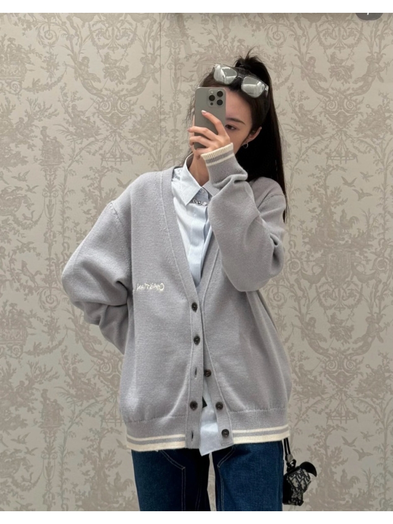 Dior New Arrival: CD Two-Tone Logo Wool Cardigan Grey