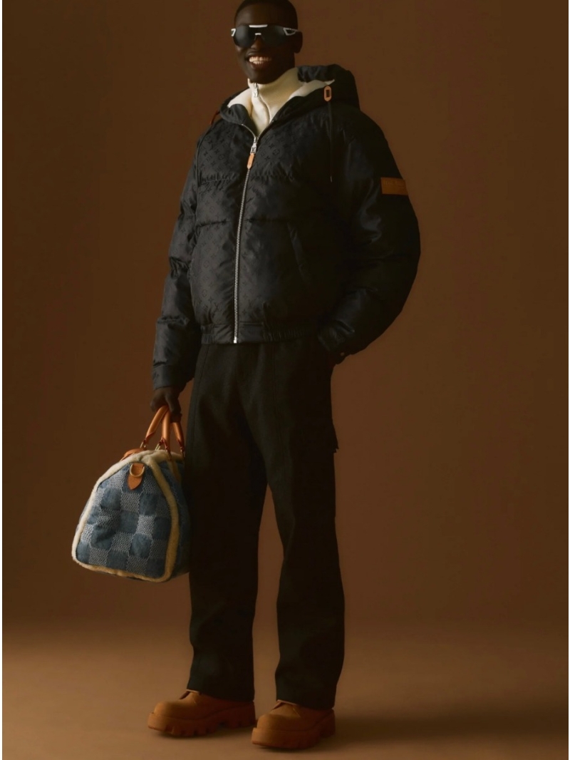 Louis Vuitton LV Ski Collection Stylish Monogram Hooded Down Jacket - Black