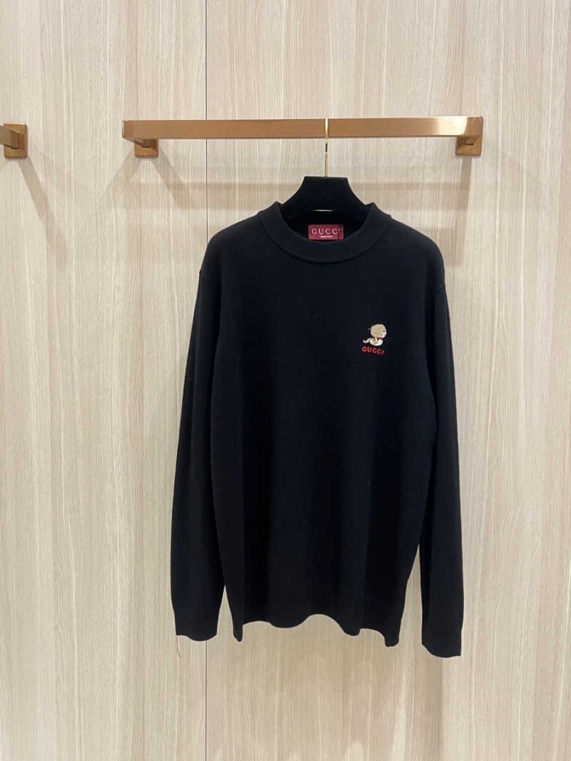 Gucci New Year Black Heart Animal Wool Sweater.