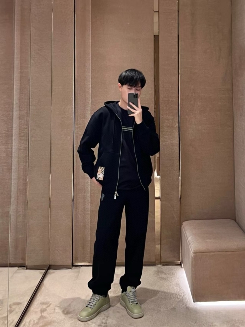 Burberry New Collection Elegant Checkered Sweat Set Hoodie & Sweatpants in Black