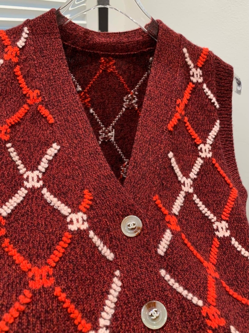 Chanel 24A Early Autumn CC Geometric Argyle Embroidered Knit Cashmere V-Neck Vest Red