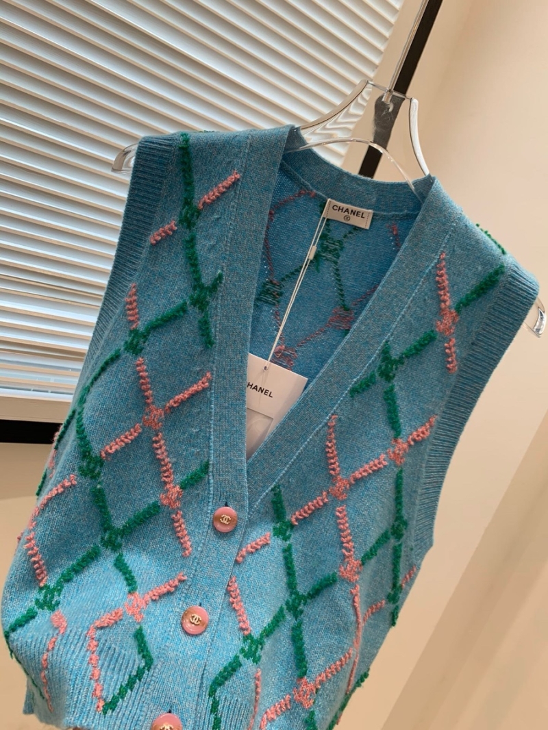 Chanel 24A Early Autumn CC Geometric Argyle Embroidered Knit Cashmere V-Neck Vest Light Blue