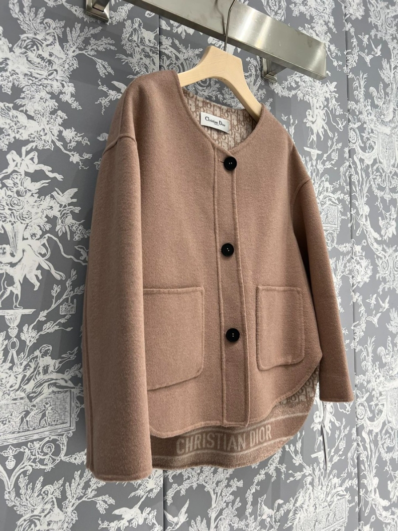 Dior CD Autumn & Winter 2023 Round Neck Regular Wool Coat. Cinnamon Pink