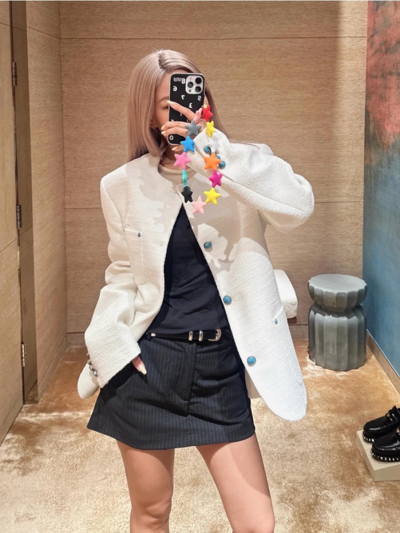 Louis Vuitton Unisex Fall/Winter 2024 WhiteTweed with Turquoise Buttons Coat Jacket