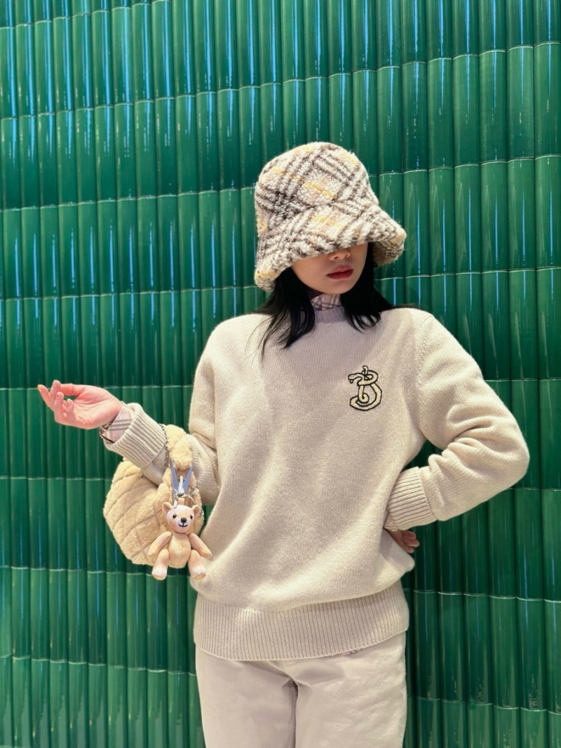 Burberry Early Spring 2025 Year of the Snake Limited Edition Wool Sweater