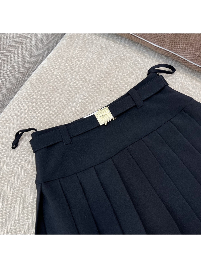 Miu Miu Classic Collection Elegant Pleated Mini Skirt Black