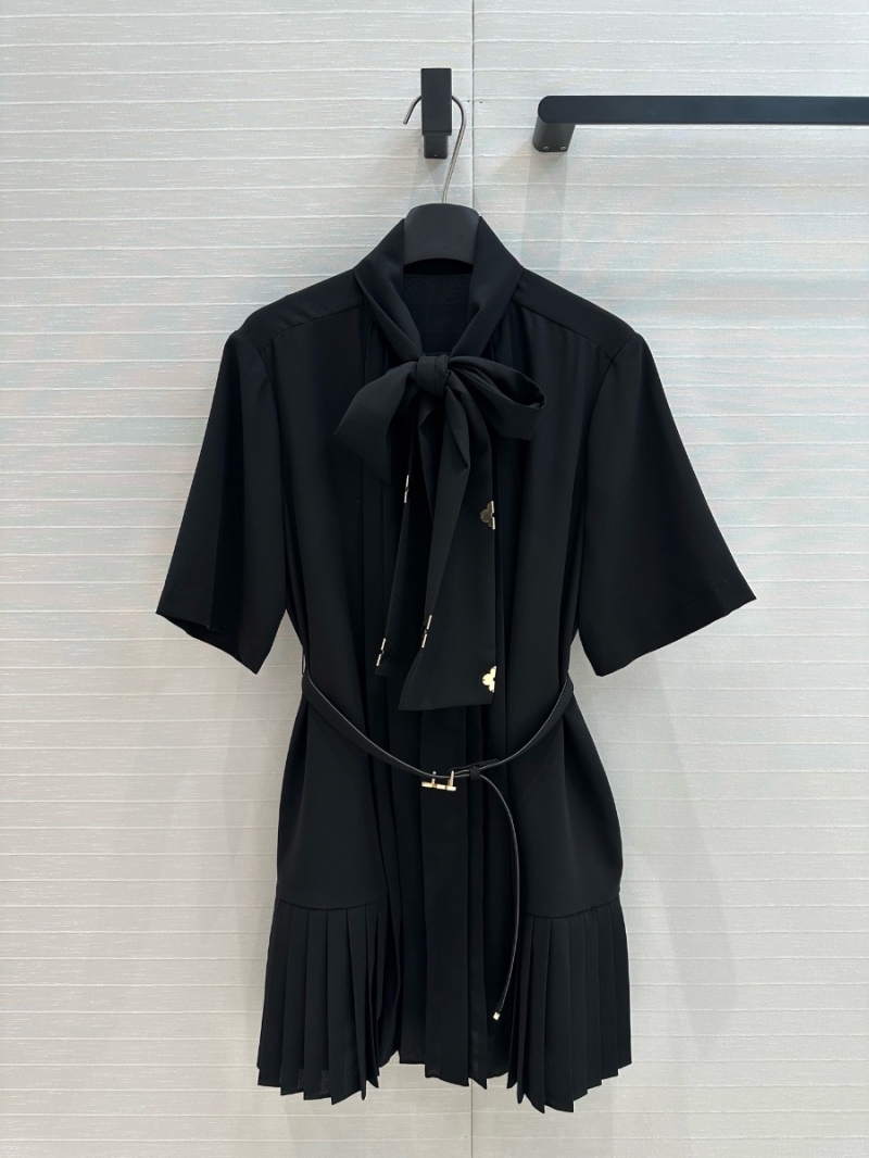 Louis Vuitton Spring/Summer 2025 Short-Sleeve Bow-Tie Dress with Pleated Hem Black – Elegant and Versatile
