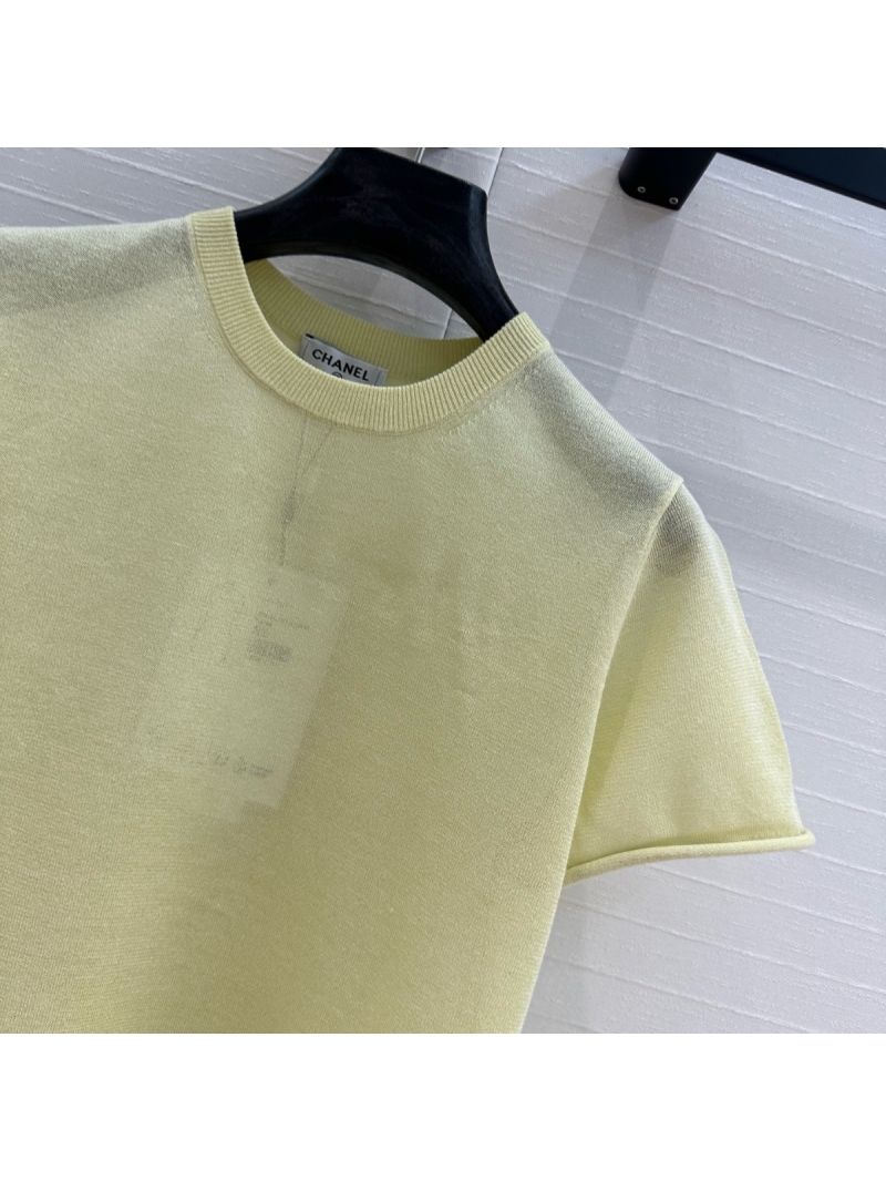  Chanel Coco Girl 25SS Dopamine Knit Short-Sleeve Top Yellow – Elegant and Versatile